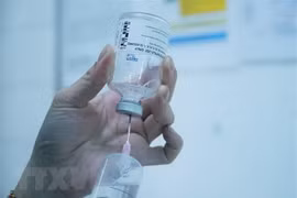 Thuốc giải độc BAT được sử dụng để điều trị ngộ độc Botulinum. (Ảnh: TTXVN phát)