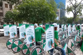 Thanh niên Việt Nam nói không với thuốc lá và thuốc lá điện tử. (Ảnh: PV/Vietnam+)