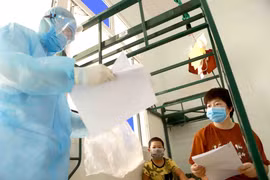 Nhịp sống đời thường tại khu cách ly Trung đoàn 834 Vĩnh Phúc. (Ảnh: Hoàng Hùng/TTXVN)