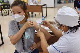 Chiến dịch tiêm chủng vaccine phòng COVID-19 tại Thành phố Hồ Chí Minh bắt đầu từ ngày 19/6. (Ảnh: PV/Vietnam+)