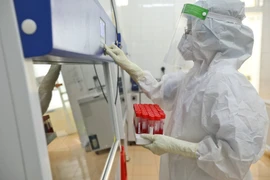 Phòng tách mẫu xét nghiệm COVID-19. (Ảnh: Minh Quyết/TTXVN)