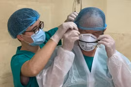 Những người mang lời thề Hippocrates lên tuyến đầu chống dịch