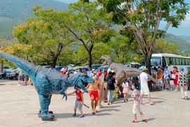 Nhiều địa điểm tại Đà Nẵng nghiêm túc thực hiện phòng, chống dịch COVID-19 dịp nghỉ lễ. (Ảnh: TTXVN phát)