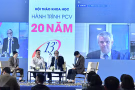 Các chuyên gia trong nước và quốc tế phân tích về phế cầu khuẩn. (Ảnh: PV/Vietnam+)
