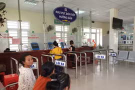 Khu vực đón tiếp người bệnh khám bảo hiểm y tế. (Ảnh: T.G/Vietnam+)