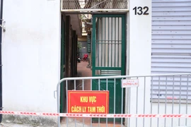 Hà Nội nhanh chóng khoanh vùng, truy vết các trường hợp có liên quan đến ca mắc COVID-19 mới. (Ảnh: Hoàng Hiếu/TTXVN)