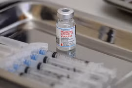 Vaccine ngừa COVID-19 của Moderna. (Ảnh: AFP/TTXVN)