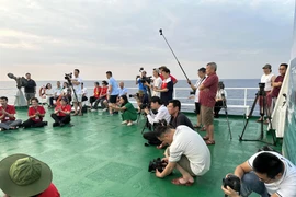 Khám phá hành trình tác nghiệp của nhà báo tại quần đảo Trường Sa