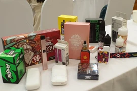 Bộ Y tế đưa ra cảnh báo một số loại thuốc lá thế hệ mới với giới trẻ. (Ảnh: PV/Vietnam+)