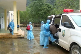 Quảng Bình cách ly y tế kịp thời 3 trường hợp nhập cảnh trái phép. (Ảnh: Võ Dung/TTXVN)