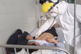 Bài 4: ''Việt Nam xây dựng phác đồ điều trị COVID-19 từ rất sớm''