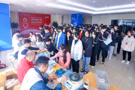 Chương trình Chủ nhật Đỏ đến nay tất cả đã có 7 điểm hội hiến máu, tiếp nhận được 2.756 đơn vị máu. (Ảnh: PV/Vietnam+)