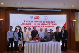 Lễ ký kết hợp tác chiến lược giữa Hội Nhi khoa Việt Nam và Nhãn hàng Lifebuoy. (Ảnh: Thùy Giang/Vietnam+)