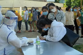 Phú Yên: 119 người trở về từ Đà Nẵng hết thời gian cách ly y tế. (Ảnh: Xuân Triệu/TTXVN)