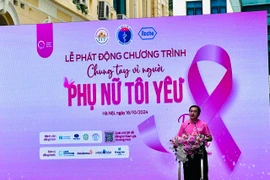 Thứ trưởng Bộ Y tế Trần Văn Thuấn phát biểu tại buổi lễ. (Ảnh: T.G/Vietnam+)