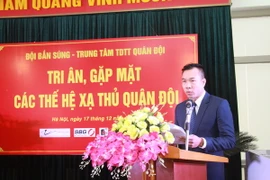 Hoàng Xuân Vinh phát biểu trong buổi gặp mặt các thế hệ xạ thủ quân đội hôm 17/12 vừa qua. (Ảnh: Quý Lượng)