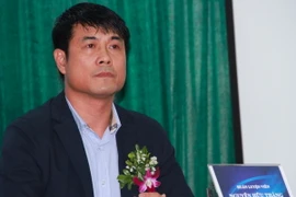 Hữu Thắng giành được nhiều cảm tình từ các học trò ngay sau khi nhận chức. (Ảnh: Minh Đăng/Vietnam+)