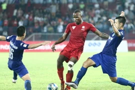 Stevens (áo đỏ) không được gọi lên tuyển Jamaica đợt này. (Ảnh: Minh Chiến/Vietnam+)