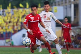 Hải Phòng (áo đỏ) sẽ kéo dài chuỗi trận bất bại lên số 9 nếu thắng Hà Nội T&T. (Ảnh: Minh Chiến/Vietnam+)