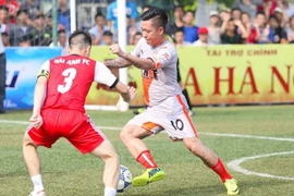 Bóng đá “phủi” đang phát triển mạnh mẽ trong vài năm trở lại đây. (Ảnh: Minh Chiến/Vietnam+)