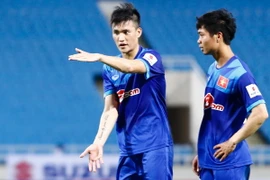 Sút phạt là nội dung quan trọng nhất trong buổi tập hôm qua của tuyển Việt Nam. (Ảnh: Minh Chiến/Vietnam+)