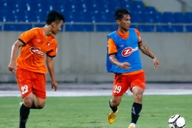 Đội tuyển Việt Nam vừa có buổi tập khớp sân đầu tiên ở Mỹ Đình tối qua. (Ảnh: Minh Chiến/Vietnam+)