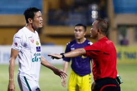 Chúng ta đã quá quen thuộc với những chỉ trích nhằm vào trọng tài V-League bắt tệ. Nhưng có phải tất cả trọng tài đều bắt kém? Trọng tài Nguyễn Văn Kiên đã trả lời câu hỏi ấy.
