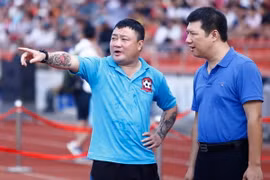 Việt Hoàng (trái) đã có thể tự tin nói về mục tiêu vô địch của Hải Phòng. (Ảnh: Minh Chiến/Vietnam+)