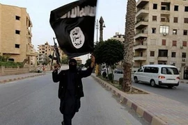 Một tay súng IS. (Nguồn: straitstimes.com)