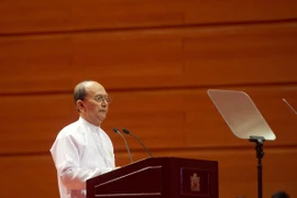 Tổng thống Thein Sein phát biểu tại phiên họp. (Nguồn: AFP/TTXVN)