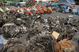 Lô hàng nhập lậu tại cảng Cát Lái. (Ảnh: Hoàng Hải/Vietnam+)