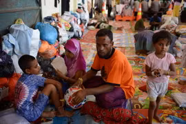Người di cư Rohingya từ Myanmar tại cảng Langsa ở Aceh, Indonesia. (Nguồn: AFP/TTXVN)