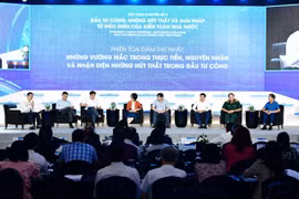 Các đại biểu tham dự hội thảo cho rằng thể chế pháp luật chưa đồng bộ giữa Luật Đầu tư công với Luật Ngân sách Nhà nước và các pháp luật chuyên ngành. (Ảnh: Vietnam+)