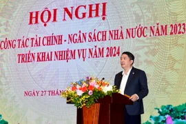 Năm 2023, tổng số tiền đã miễn, giảm, gia hạn thuế, phí, lệ phí và tiền thuê đất cho doanh nghiệp và người dân khoảng 193,4 nghìn tỷ đồng. (Ảnh: Vietnam+)