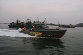 Lực lượng Bộ đội biên phòng Quảng Ninh tăng cường tuần tra chống khai thác IUU trên hải phận Quảng Ninh. (Ảnh minh họa: TTXVN phát)