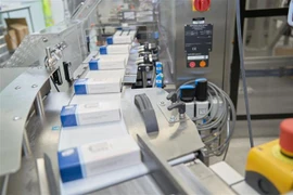 Thuốc Paxlovid điều trị COVID-19 của hãng Pfizer được sản xuất tại Freiburg, Đức ngày 16/11/2021. (Ảnh: AFP/TTXVN)