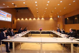 Thủ tướng Phạm Minh Chính tiếp một số doanh nghiệp hàng đầu Luxembourg. (Ảnh: Dương Giang/TTXVN)