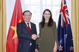 Chủ tịch Quốc hội Vương Đình Huệ hội kiến Thủ tướng New Zealand Jacinda Ardern. (Ảnh: Doãn Tấn/TTXVN)