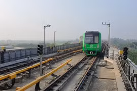 Vận hành chạy tử đoàn tàu đô thị Cát Linh-Hà Đông. (Ảnh: Việt Hùng/Vietnam+)