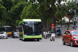 Những chiếc xe buýt điện của Vinbus đã bắt đầu chạy thử nghiệm trên một số tuyến phố nội độ. (Ảnh: Vinbus cung cấp)