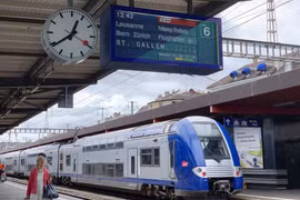 Đoàn tàu tốc độ cao chạy tại một số nước ở châu Âu. (Ảnh: CTV/Vietnam+)