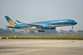 Vietnam Airlines là hãng hàng không đầu tiên khôi phục đường bay tới Vân Đồn. (Ảnh: CTV/Vietnam+)