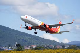Vietjet liên tiếp đưa ra nhiều chương trình vé bay trọn gói hay vé bay giá rẻ để kích cầu du lịch nội địa. (Ảnh: CTV/Vietnam+)