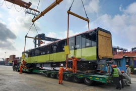 Đoàn tàu thứ ba của dự án metro Nhổn-ga Hà Nội đã cập cảng Hải Phòng và sẽ được vận chuyển về Hà Nội. (Ảnh: MRB cung cấp)