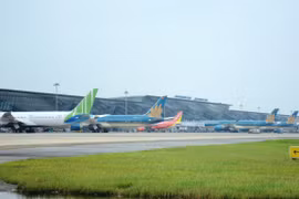 Máy bay của các hãng hàng không tại sân bay Nội Bài. (Ảnh: Việt Hùng/Vietnam+)