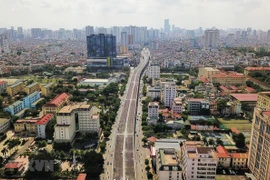 Đoạn tuyến Ngã Tư Vọng-Ngã Tư Sở dài gần 2km của dự án đường Vành đai 2 trên cao đã hoàn thành. (Ảnh: Thành Đạt - TTXVN)