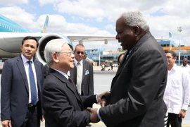 Đồng chí Esteban Lazo Henández, Ủy viên Bộ Chính trị, Chủ tịch Quốc hội Cuba đón Tổng Bí thư Nguyễn Phú Trọng. (Ảnh : Trí Dũng/ TTXVN)