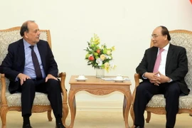 Thủ tướng Nguyễn Xuân Phúc tiếp Ngài Claudio Andres De Negri Quintana, Đại sứ Chile đến chào từ biệt, kết thúc nhiệm kỳ công tác tại Việt Nam. (Ảnh: Thống Nhất/TTXVN)