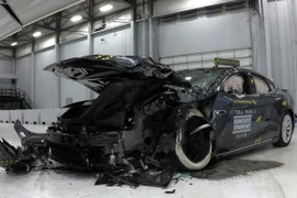 Chiếc xe Tesla bị phá hủy sau vụ tai nạn tại Ruckersville, Virginia, Mỹ. (Nguồn: AFP/TTXVN)