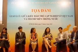 Việt kiều trẻ đang lập nghiệp tại Việt Nam tham gia giao lưu tại chương trình. (Ảnh: Thu Hoài/ - TTXVN)
